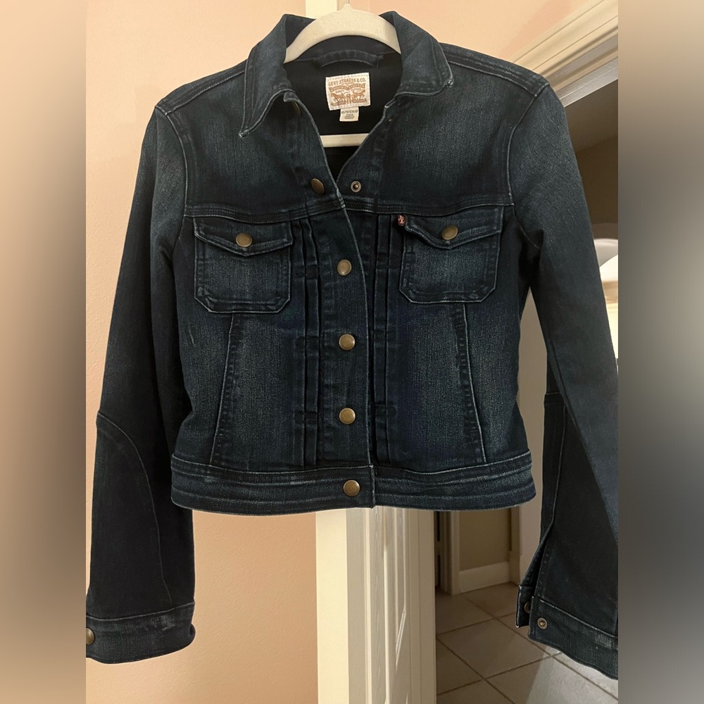 Genuine Levi’s dark wash denim jean jacket